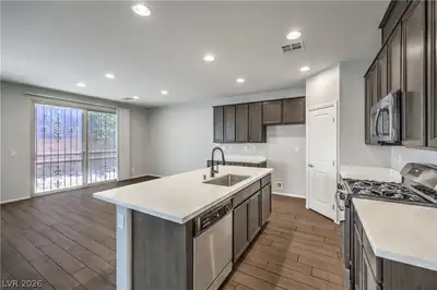8686 Windy Canyon Street, Las Vegas, NV 89113 Kitchen