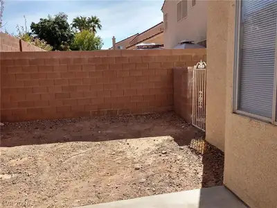 256 Camino Viejo Street, Henderson, NV 89012 Yard