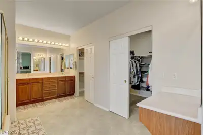 74 Tamarron Cliffs Street, Las Vegas, NV 89148 Primary Bathroom