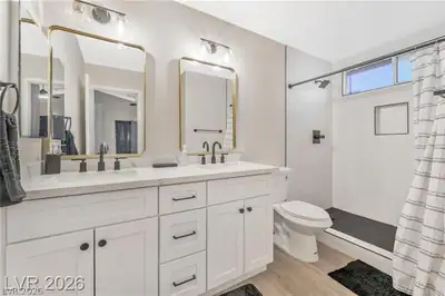 4375 Pittsfield Street, Las Vegas, NV 89115 Primary Bathroom
