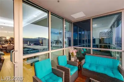 4575 Dean Martin Drive 2806 Patio