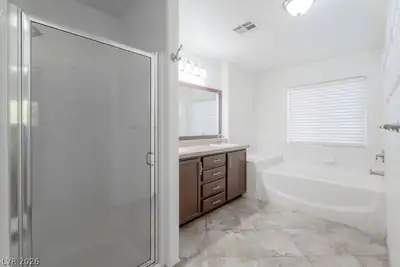 7624 Certitude Avenue, Las Vegas, NV 89131 Primary Bathroom