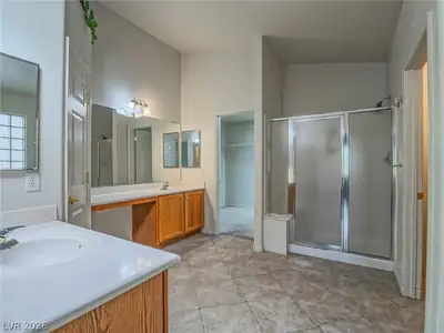 3695 Waynesvill Street, Las Vegas, NV 89122 Primary Bathroom