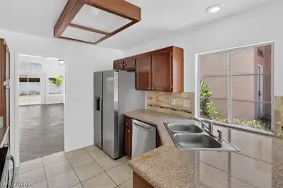 1730 Garden Path Court, Las Vegas, NV 89119 Kitchen
