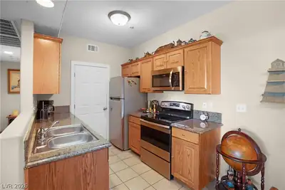 3550 Bay Sands Drive 3077 Kitchen