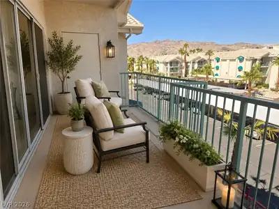 3550 Bay Sands Drive 3077 Patio