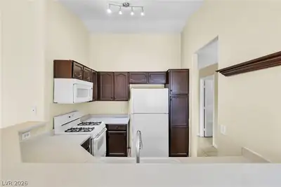 6673 Diamond Care Drive Kitchen