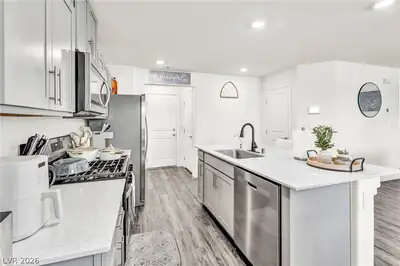 630 Harmony Rock Avenue, North Las Vegas, NV 89081 Kitchen