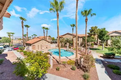2110 Los Feliz Street 2015 Pool
