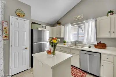 1714 La Cruz Drive, Henderson, NV 89014 Kitchen