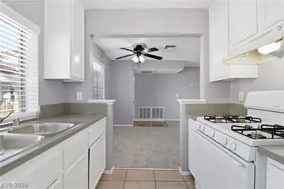 4836 Nara Vista Way 204 Kitchen