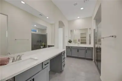 45 Desert Juniper Lane Primary Bathroom