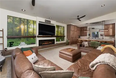 2817 High View Drive, Henderson, NV 89014 Living Room