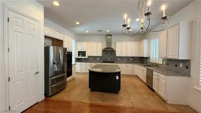 2424 Antrim Irish Drive, Henderson, NV 89044 Kitchen