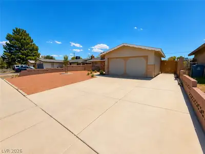 3909 West Oakey Boulevard 