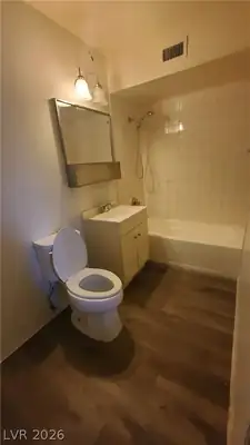 2937 Stewart Avenue 2 Bathroom