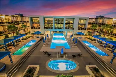 8925 West Flamingo Road 201 Pool