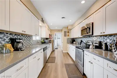 2704 West Oakey Boulevard Kitchen