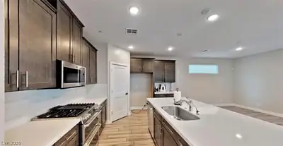 3333 Traforo Lane, Henderson, NV 89044 Kitchen