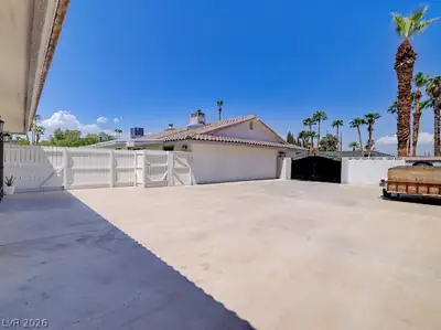 3335 Beam Drive 0 Parking