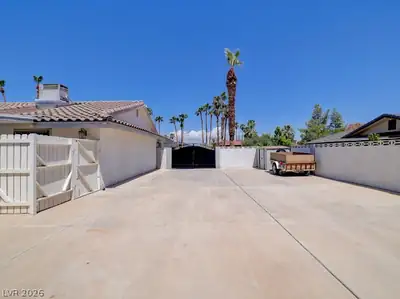 3335 Beam Drive 0 Parking