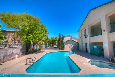5121 Lindell Road 206 Pool