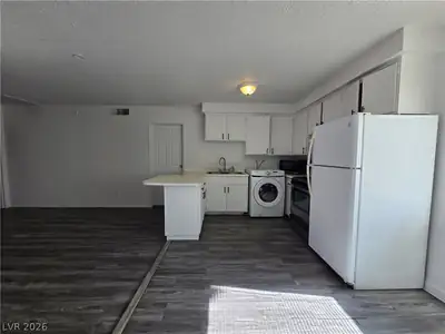 2937 Stewart Avenue 3 Kitchen