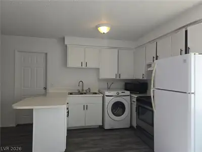 2937 Stewart Avenue 3 Kitchen