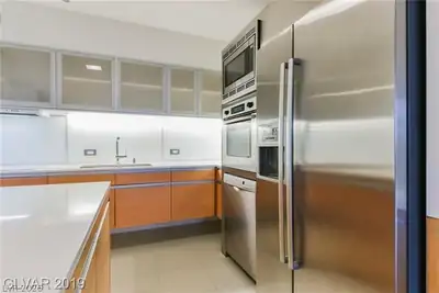 3726 Las Vegas Boulevard 707 Kitchen