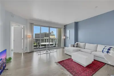322 Karen Avenue 1604 Living Room