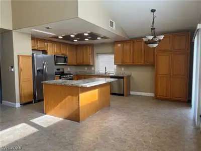 4906 High Creek Drive, North Las Vegas, NV 89031 Kitchen
