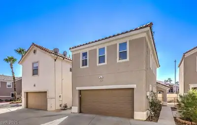 1425 Bow Creek Court, Las Vegas, NV 89128 Front of Structure