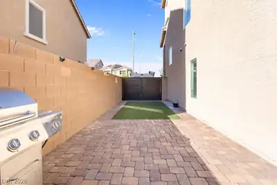 5255 Kennedy Hill Avenue, Las Vegas, NV 89139 Patio
