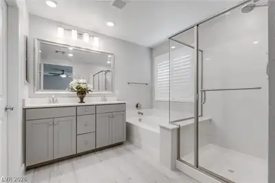 2807 Donatello Manor Place, Henderson, NV 89044 Primary Bathroom