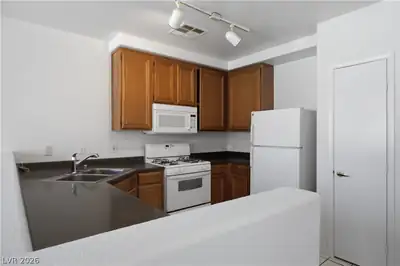 10245 South Maryland Parkway 279 Kitchen