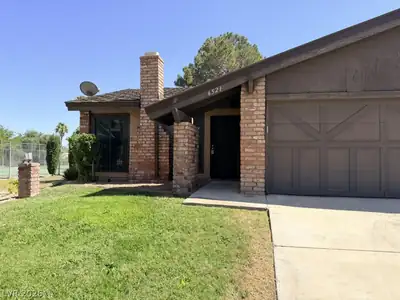 6521 Sugarpine Lane, Las Vegas, NV 89107 Front of Structure
