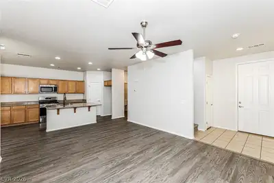 10225 Yarmouth Sea Court, Las Vegas, NV 89166 Living Room