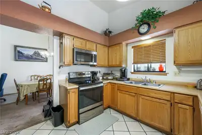 5621 Lost Tree Circle 