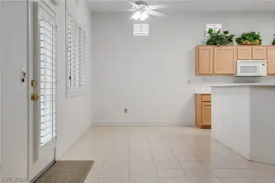 10321 Willamette Place Dining Area