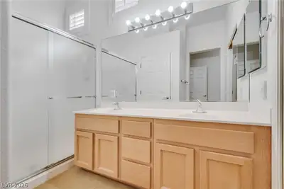 10321 Willamette Place Primary Bathroom