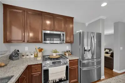 6245 Halstead Court, North Las Vegas, NV 89081 Kitchen