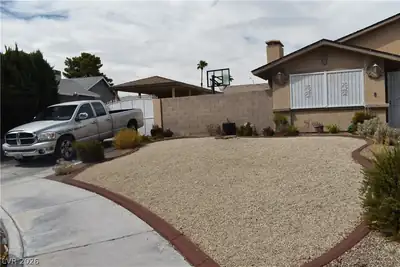 5820 La Jolla Way, Las Vegas, NV 89108 Front of Structure