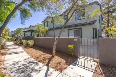 5230 Souvenir Lane, Las Vegas, NV 89118 Front of Structure