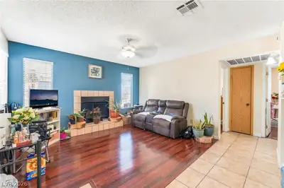 4708 Krissylouise Way, Las Vegas, NV 89121 Living Room
