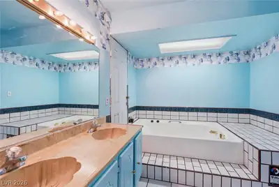 3978 Voxna Street, Las Vegas, NV 89119 Primary Bathroom