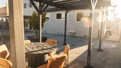 5134 Caliente Street Patio