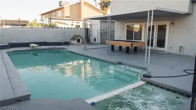 5134 Caliente Street Pool