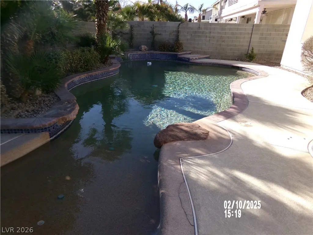 915 DOVER GLEN Drive 0
