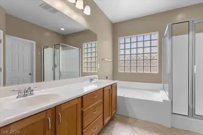 2627 Dirleton Place, Henderson, NV 89044 Primary Bathroom