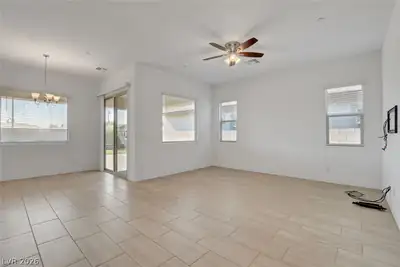 673 Sunlight Hill Street Living Room